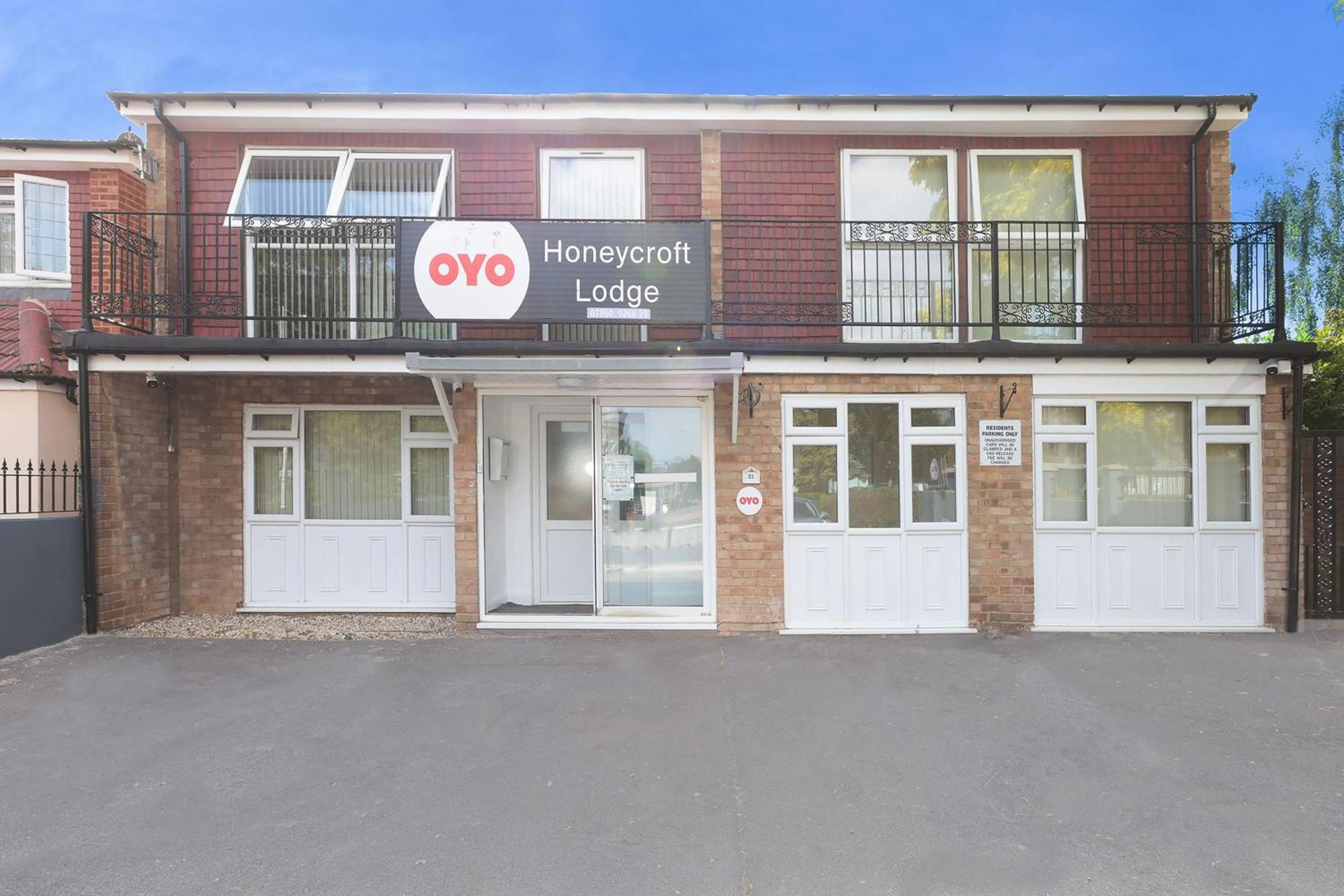 Oyo Honeycroft Lodge Uxbridge Exterior photo